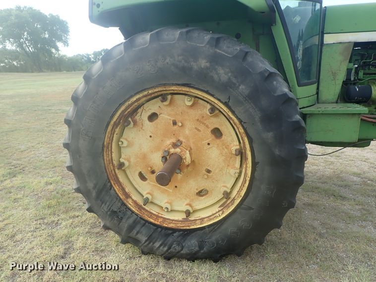 image for item DI4689 1973 John Deere 4430  tractor