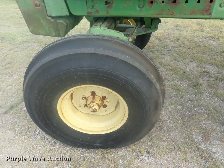 image for item DI4689 1973 John Deere 4430  tractor