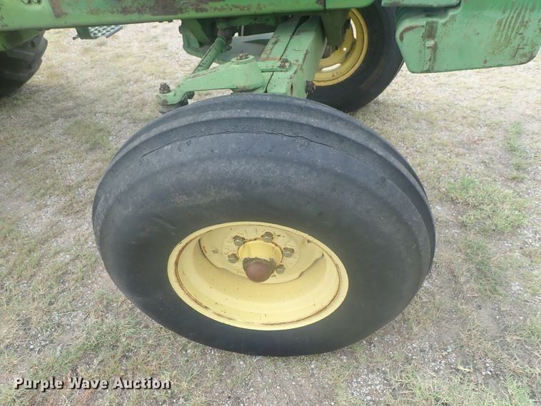 image for item DI4689 1973 John Deere 4430  tractor