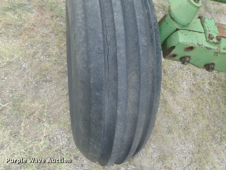 image for item DI4689 1973 John Deere 4430  tractor