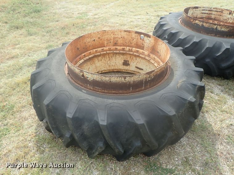 image for item DI4689 1973 John Deere 4430  tractor