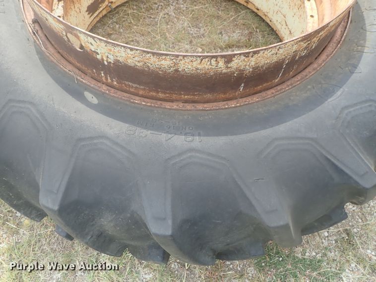 image for item DI4689 1973 John Deere 4430  tractor