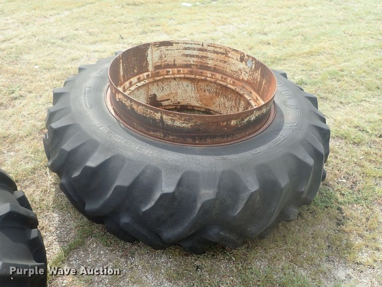 image for item DI4689 1973 John Deere 4430  tractor