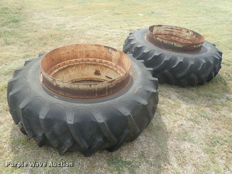 image for item DI4689 1973 John Deere 4430  tractor