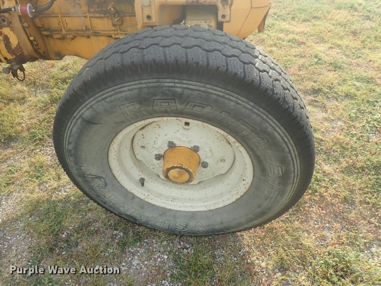 image for item DI4691 International 2400A  tractor