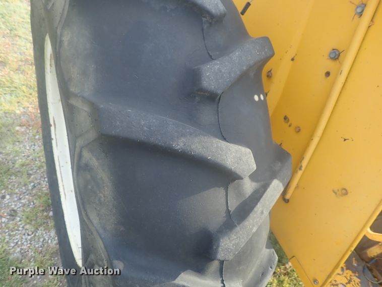 image for item DI4691 International 2400A  tractor