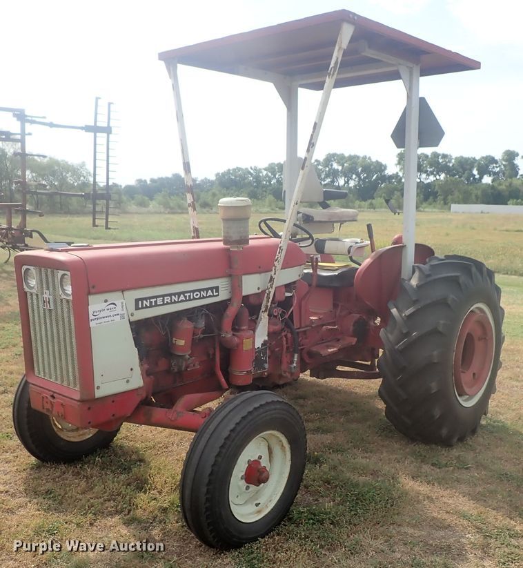 image for item DI4695 1964 International 606  tractor