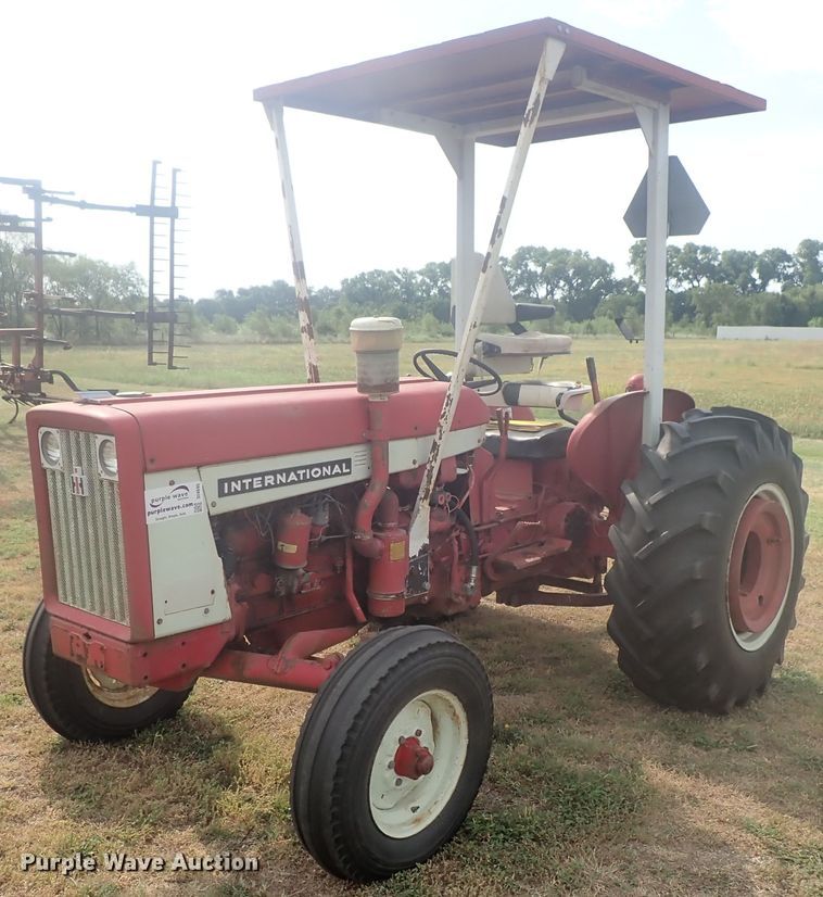 image for item DI4695 1964 International 606  tractor