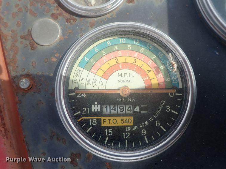 image for item DI4695 1964 International 606  tractor