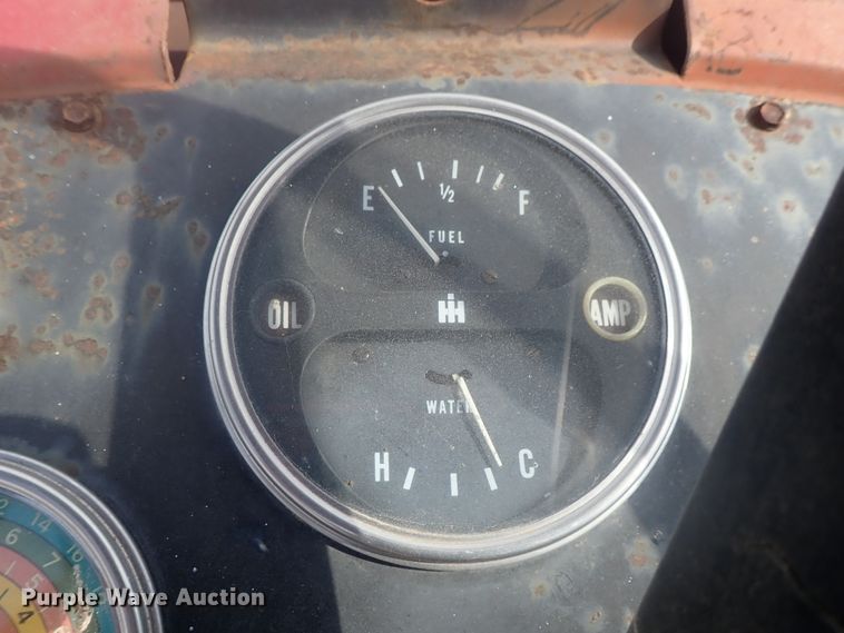 image for item DI4695 1964 International 606  tractor