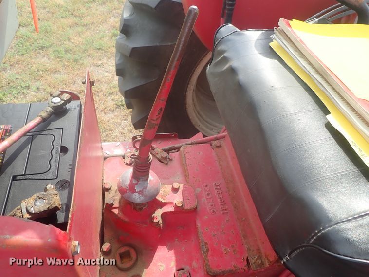 image for item DI4695 1964 International 606  tractor