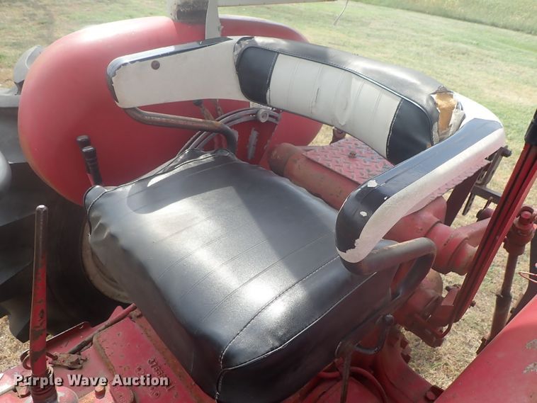 image for item DI4695 1964 International 606  tractor