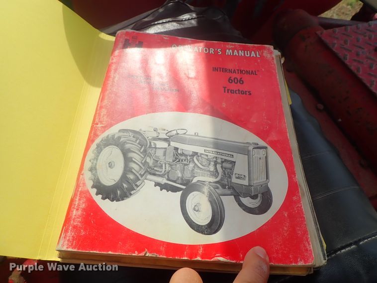 image for item DI4695 1964 International 606  tractor