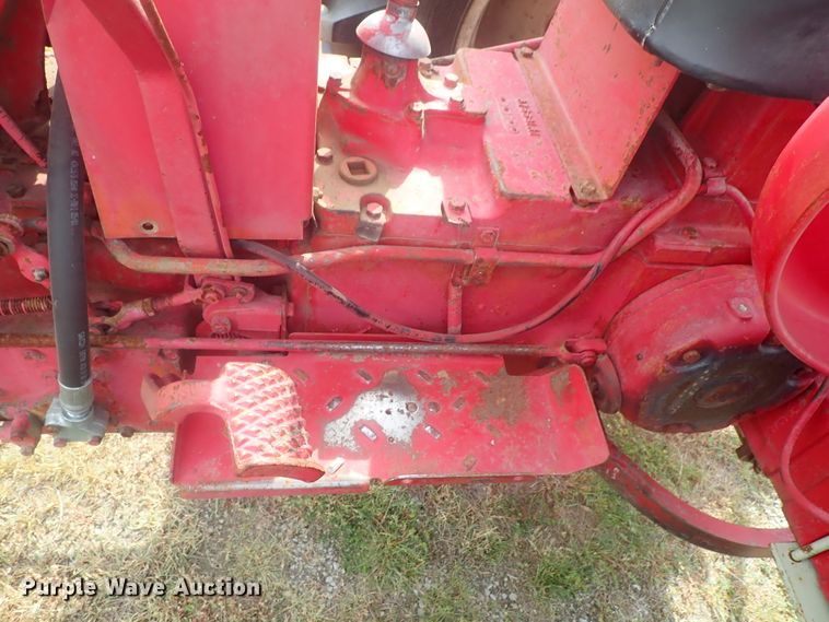 image for item DI4695 1964 International 606  tractor
