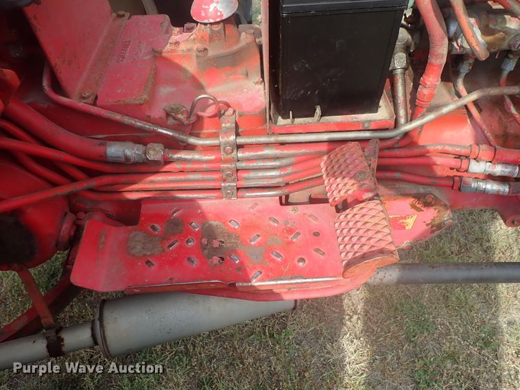 image for item DI4695 1964 International 606  tractor