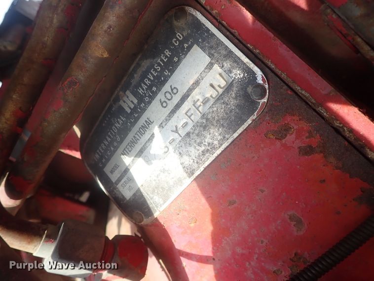 image for item DI4695 1964 International 606  tractor