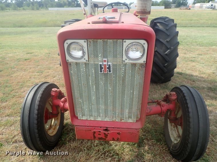 image for item DI4695 1964 International 606  tractor