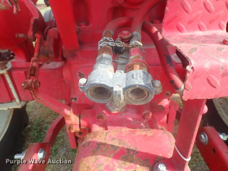 image for item DI4695 1964 International 606  tractor