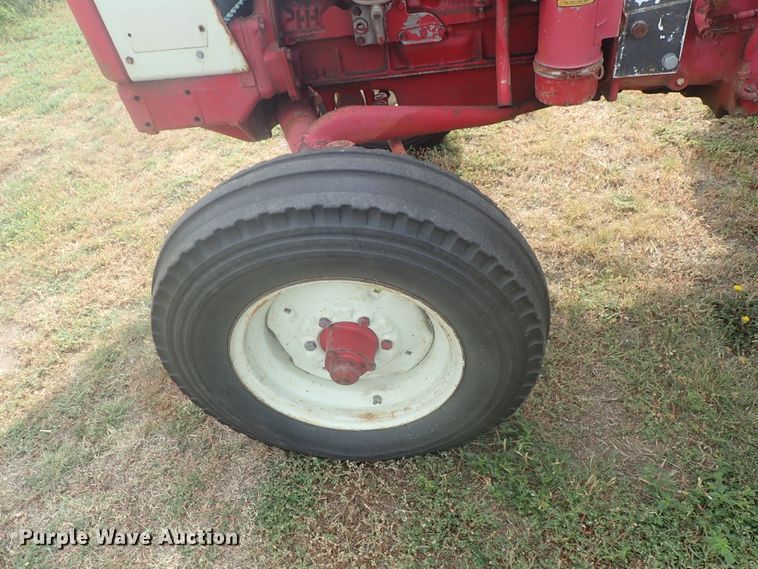 image for item DI4695 1964 International 606  tractor