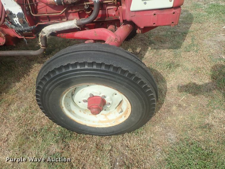 image for item DI4695 1964 International 606  tractor