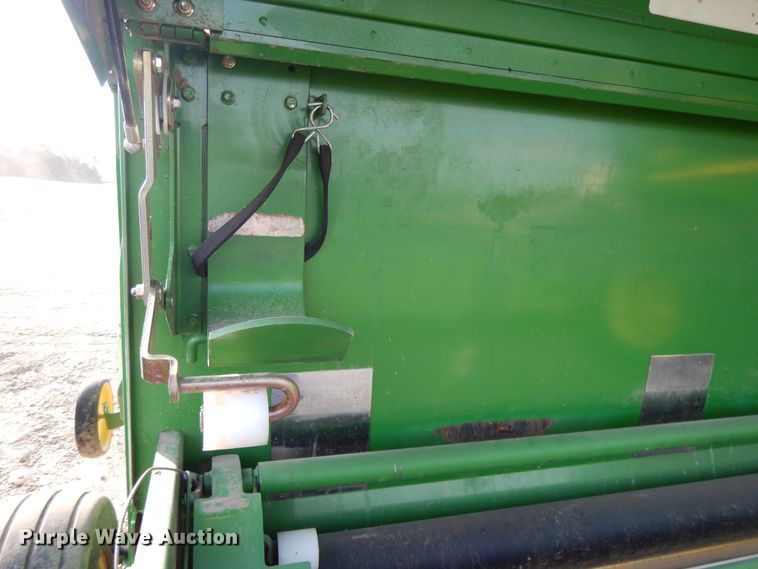 image for item DI7574 John Deere 567  round baler