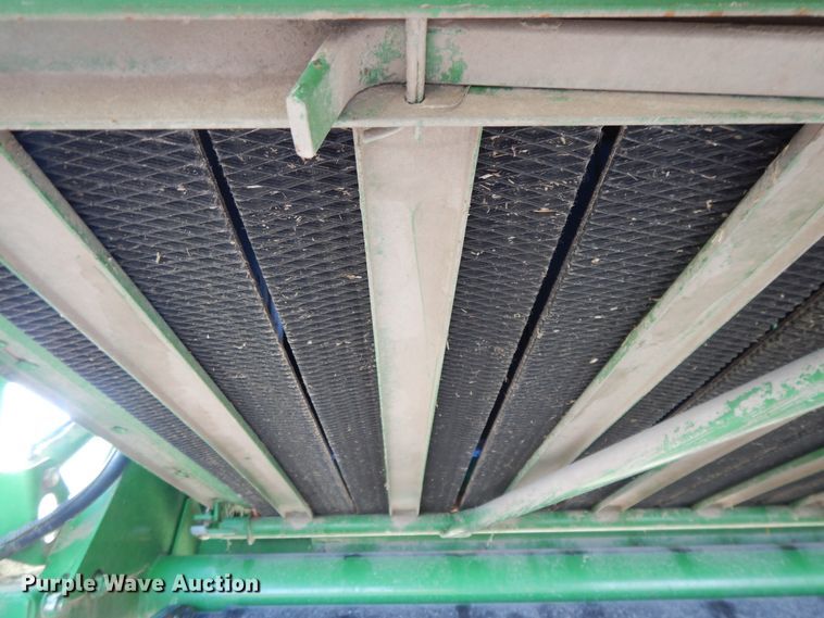 image for item DI7574 John Deere 567  round baler