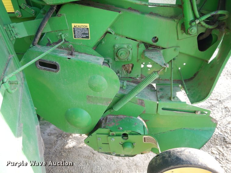 image for item DI7574 John Deere 567  round baler