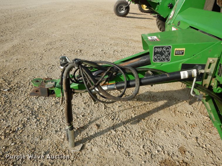 image for item DI7574 John Deere 567  round baler