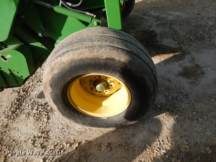 image for item DI7574 John Deere 567  round baler