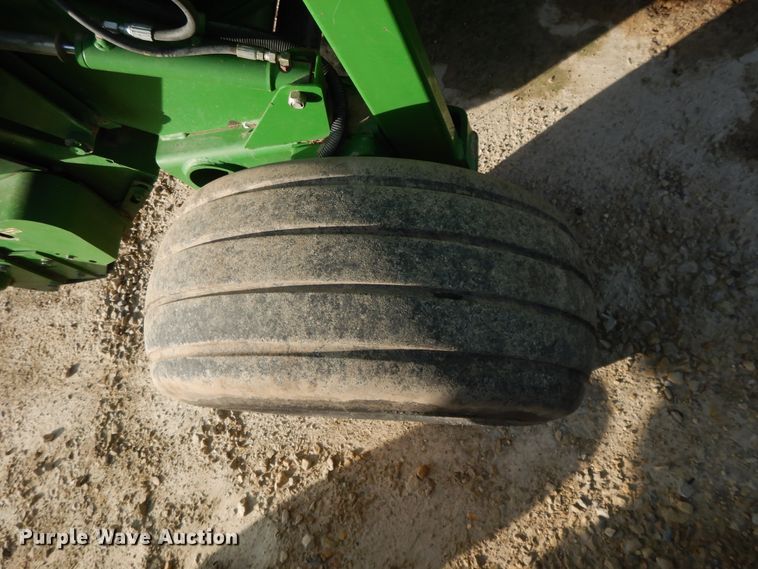 image for item DI7574 John Deere 567  round baler