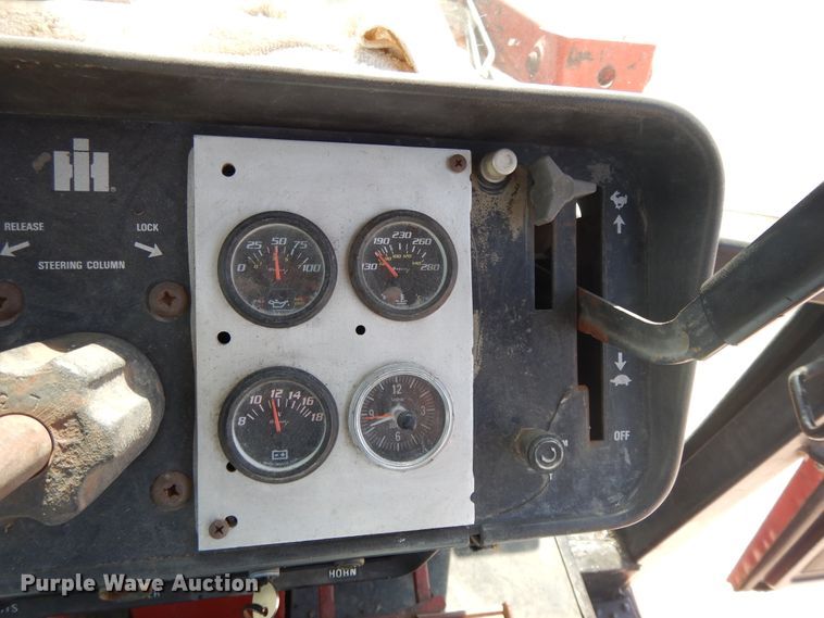 image for item DI7603 International 1086  tractor