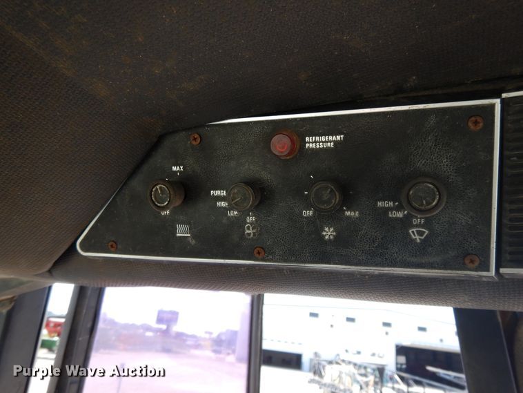 image for item DI7603 International 1086  tractor