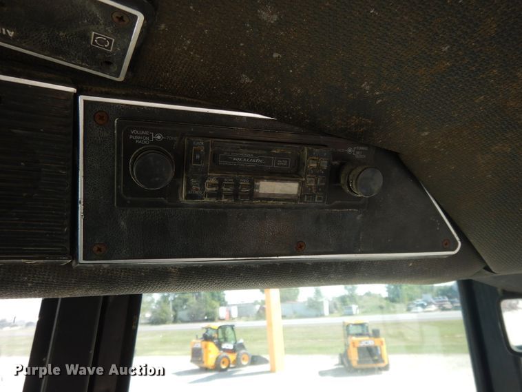 image for item DI7603 International 1086  tractor