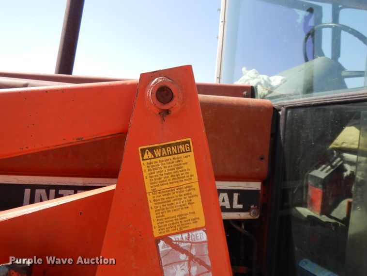 image for item DI7603 International 1086  tractor