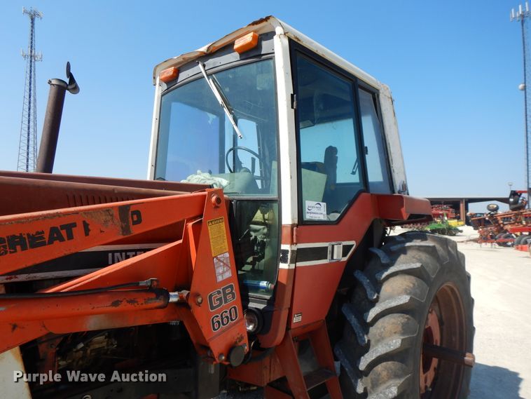 image for item DI7603 International 1086  tractor