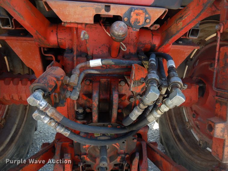 image for item DI7603 International 1086  tractor