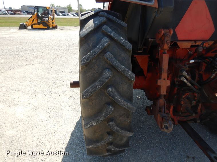 image for item DI7603 International 1086  tractor