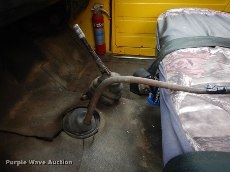 image for item DJ3482 1973 International Loadstar 1600  grain truck