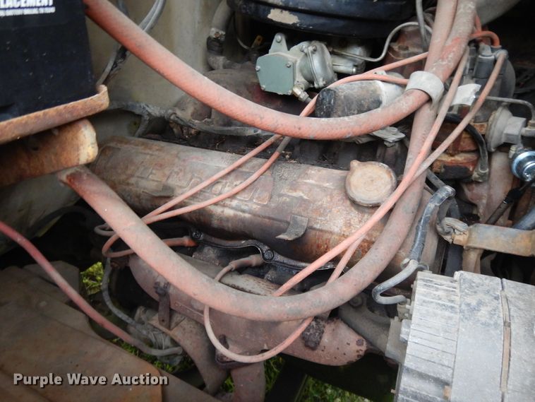 image for item DJ3482 1973 International Loadstar 1600  grain truck