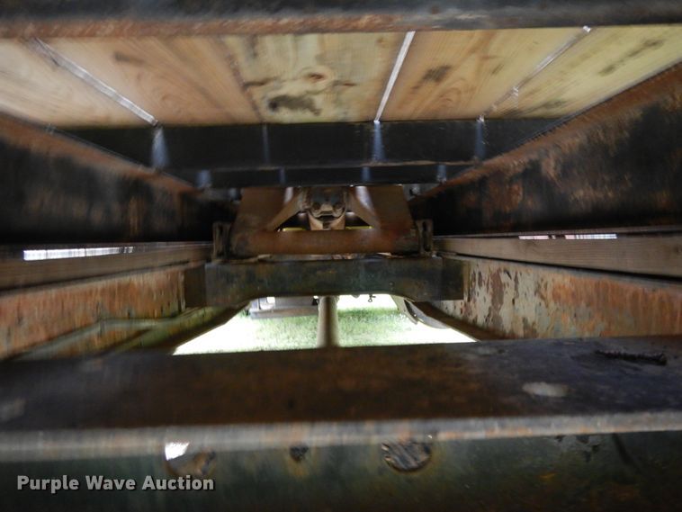 image for item DJ3482 1973 International Loadstar 1600  grain truck