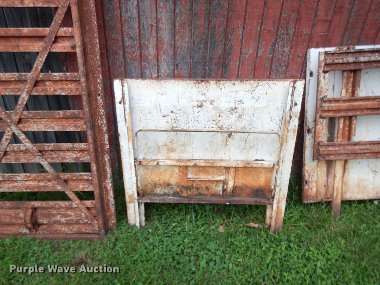 image for item DJ3482 1973 International Loadstar 1600  grain truck