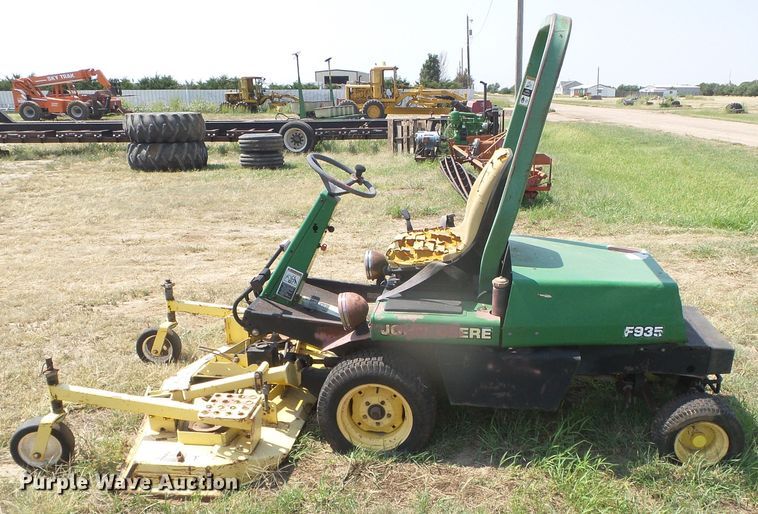 image for item EL9219 John Deere F935 lawn mower
