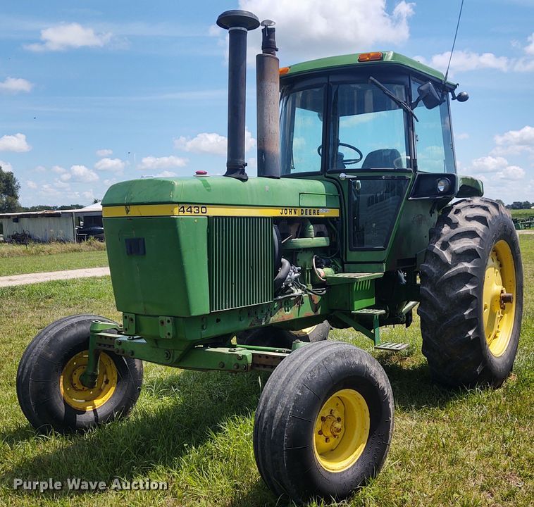 image for item EQ9392 John Deere 4430  tractor