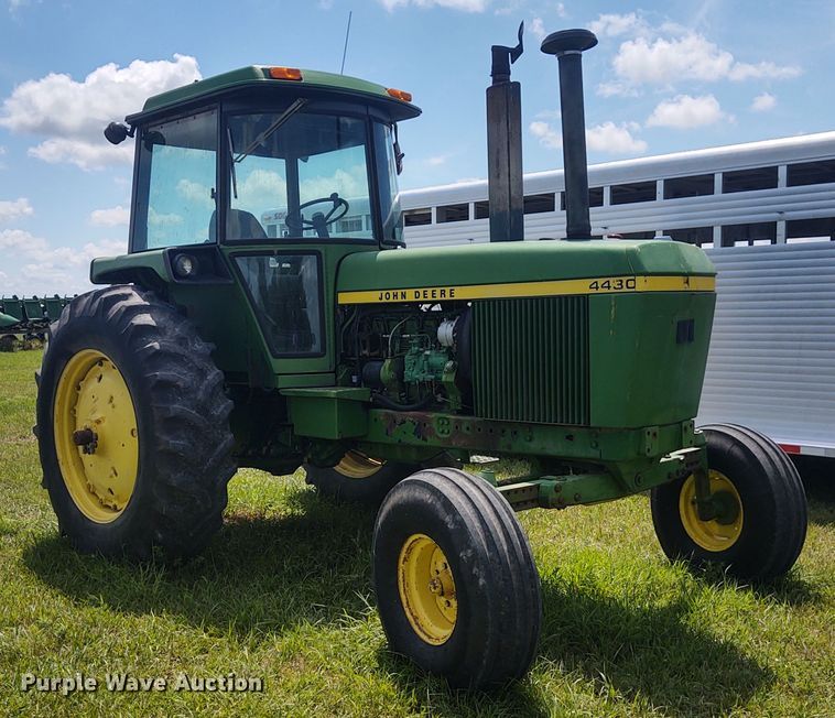 image for item EQ9392 John Deere 4430  tractor