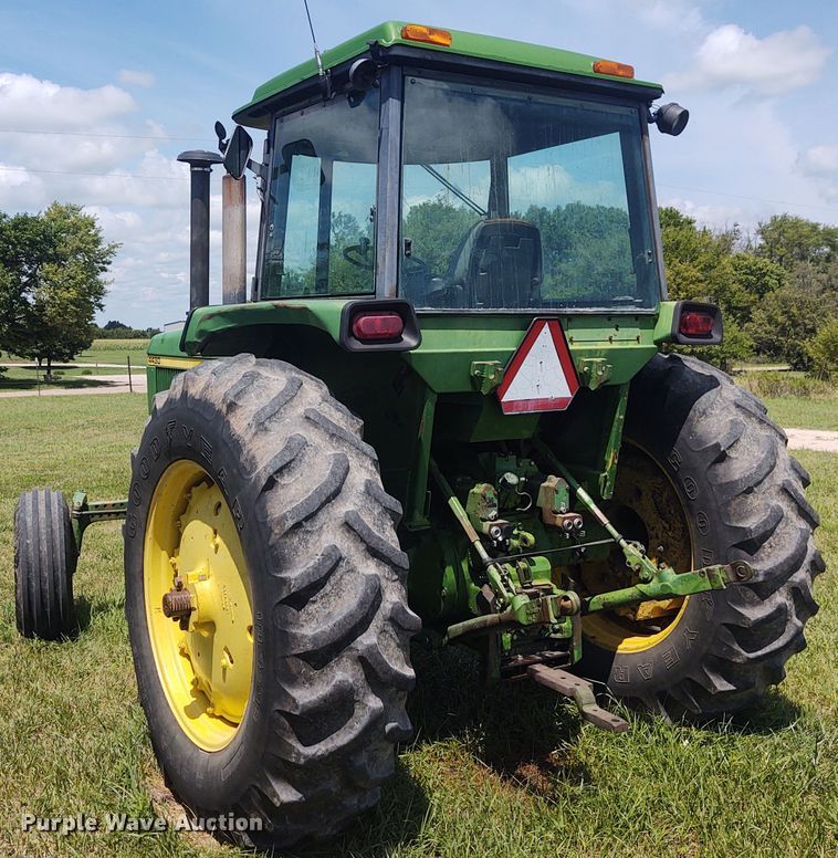image for item EQ9392 John Deere 4430  tractor