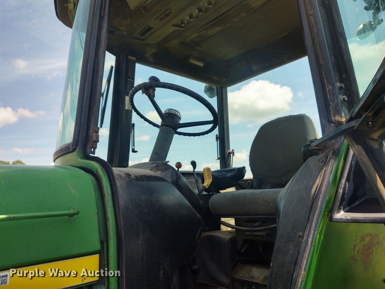 image for item EQ9392 John Deere 4430  tractor