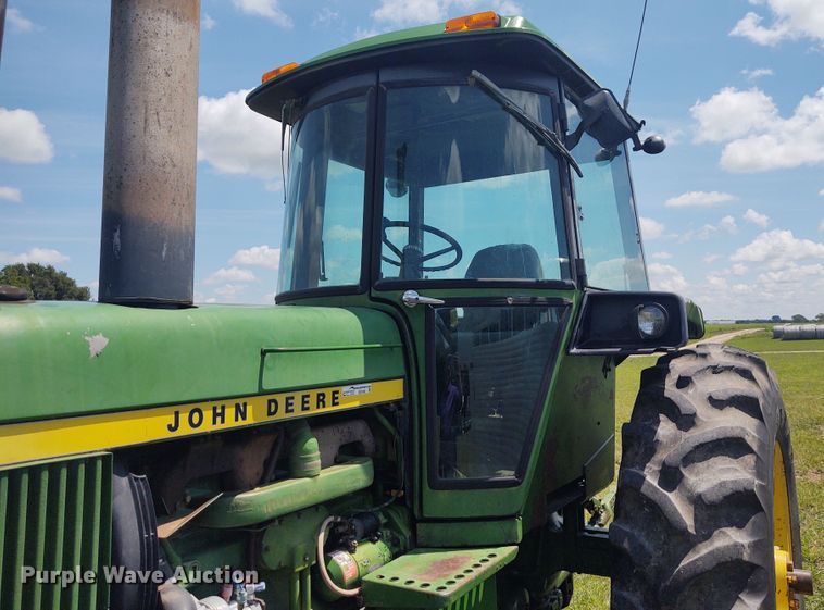 image for item EQ9392 John Deere 4430  tractor