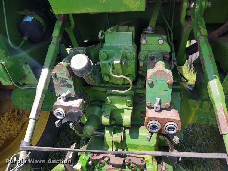 image for item EQ9392 John Deere 4430  tractor