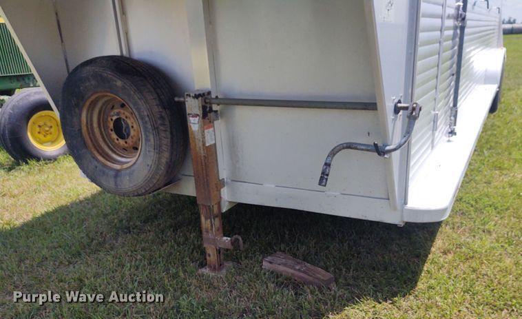 image for item EQ9393 2007 Sooner livestock trailer
