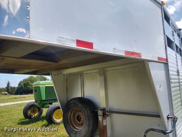 image for item EQ9393 2007 Sooner livestock trailer